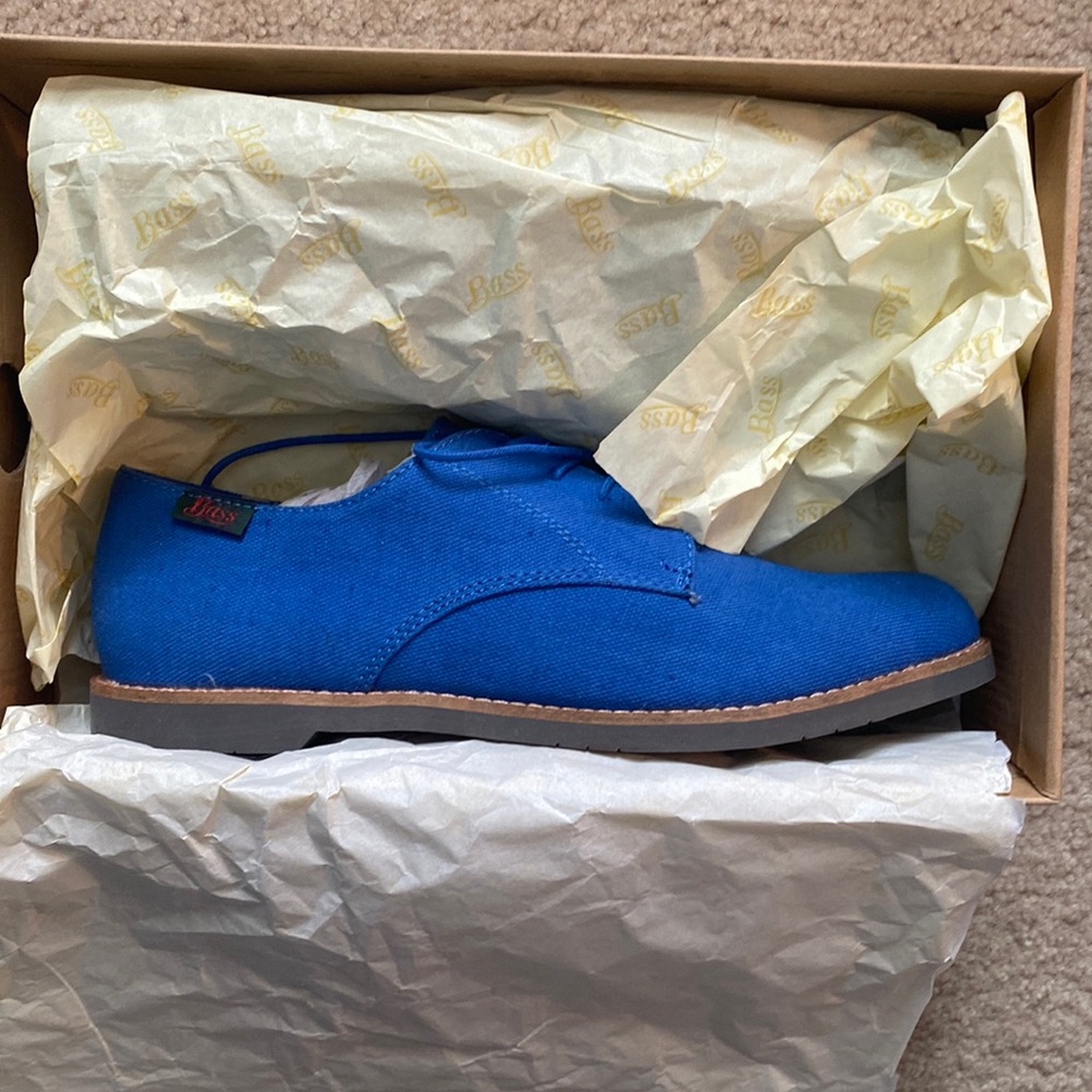 MOVING SALE. BASS LINEN OXFORD/SADDLE SHOES.